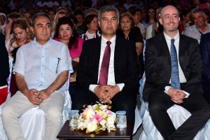 'T&uuml;rkmen Gelini' kıyafetleri g&ouml;z kamaştırdı