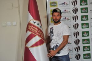İneg&ouml;lspor'da dışta ilk imza Recep Yılmaz'dan
