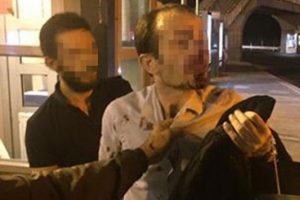Metrob&uuml;ste taciz iddiası: Yolcular feci şekilde d&ouml;vd&uuml;