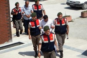 Ka&ccedil;ırılan nakliyeci, jandarmayı g&ouml;r&uuml;nce 'Beni kurtarın' diyerek yardım istedi