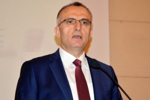 Bakan Ağbal b&uuml;rokrasi i&ccedil;in s&ouml;yledi: İllet