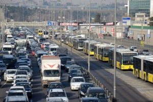 İstanbullular pazar g&uuml;n&uuml; bu yollara dikkat!