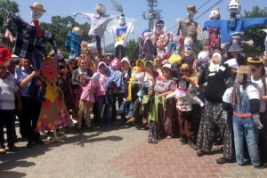 Urla'da korkuluk festivali