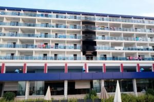 Otel yangınında &ouml;len kadının eşi ile otel m&uuml;d&uuml;r&uuml; g&ouml;zaltında