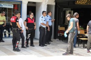 İrlandalı turist, kiraladığı evde bı&ccedil;aklanarak &ouml;ld&uuml;r&uuml;ld&uuml;