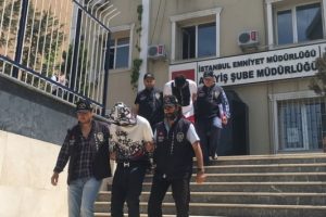 '&Ccedil;ıplak kadın' ihbarı polisi harekete ge&ccedil;irdi!