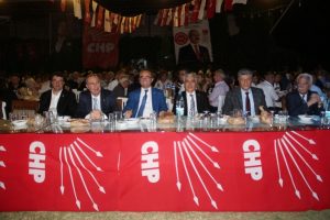 CHP etkinliğinde gazeteciye bı&ccedil;aklı saldırı