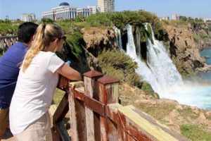 Turizmcilerin umudu Avrupa'daki kararsızlar!