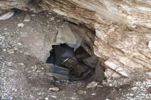 Tunceli'de ter&ouml;r &ouml;rg&uuml;t&uuml;ne ait 2 sığınak bulundu