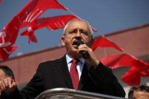 Kılı&ccedil;daroğlu: "B&uuml;t&uuml;n komşularımızla barış i&ccedil;inde yaşayacağız"