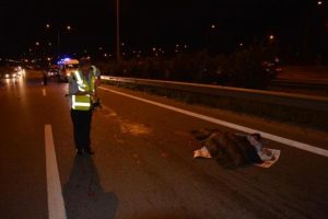 Bursa'da yolun karşısına ge&ccedil;mek isterken ezildi