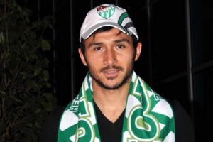 G&ouml;ztepe, Bursasporlu Bekir Yılmaz'a talip oldu