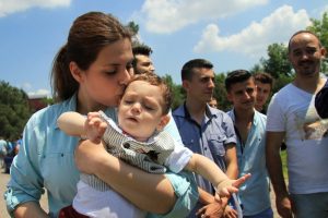 Bursa'da 750 ara&ccedil; Yusuf bebek i&ccedil;in toplandı
