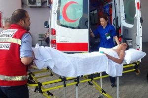 Denizde boğulmaktan son anda kurtarıldılar