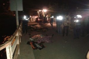 &Ouml;ğrenci midib&uuml;s&uuml; sulama kanalına devrildi: 14 &ouml;l&uuml;, 26 yaralı