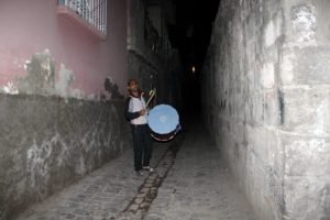 Sur'da silah değil, davul sesi yankılandı