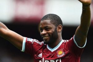 Galatasaray, Alex Song i&ccedil;in t&uuml;m şartları zorluyor