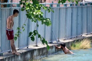 Sulama kanalında tehlikeli serinlik