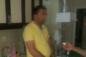 Bursa Nil&uuml;fer'de balkonda hintkeneviri yetiştiren kişi g&ouml;zaltına alındı