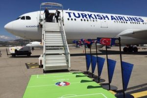 A Milli Takım'a Marsilya'da coşkulu karşılama