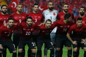 İtalya'dan Ay-Yıldızlılara &ouml;vg&uuml;