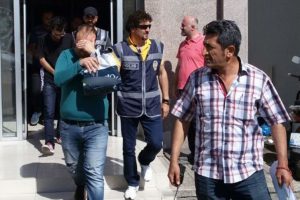 Sahte galeriyle milyonluk l&uuml;ks ara&ccedil; vurgunu