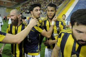 Fenerbah&ccedil;e'de gelecek sezonun ipu&ccedil;ları ortaya &ccedil;ıkmaya başladı