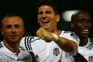 Şenol G&uuml;neş, G&ouml;khan T&ouml;re ve Atiba'nın West Ham'a satılmasına şartlı onay verdi