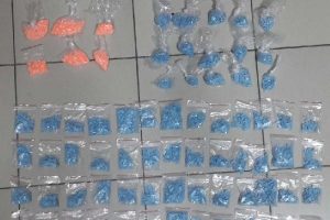 İzmir'de 8 bin 940 uyuşturucu hap ele ge&ccedil;irildi
