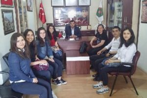 Okul har&ccedil;lıklarını Şehit ve Gaziler Derneğine bağışladılar