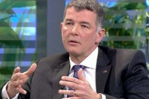 B&uuml;y&uuml;kel&ccedil;i Moore'dan Vezneciler saldırısı i&ccedil;in taziye mesajı