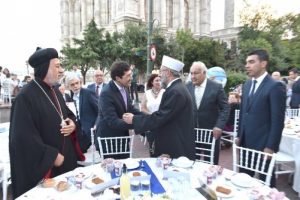 3 semavi dinin temsilcileri Beşiktaş'ta iftarda buluştu