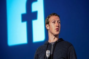 Facebook, Zuckerberg'i rehin aldı!