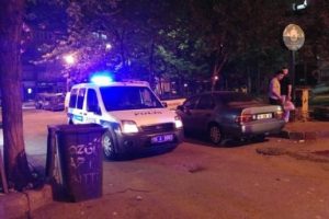 Batman'da &ccedil;&ouml;p kavgası kanlı bitti: 2 yaralı