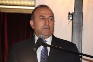 Bakan &Ccedil;avuşoğlu: "Biz sizleri y&uuml;k olarak g&ouml;rm&uuml;yoruz"