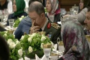 O s&ouml;zler Hulusi Akar'ı duygulandırdı