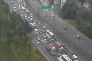 İstanbul trafiğini fel&ccedil; eden kaza!