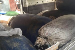 Aracın i&ccedil;inde 1 ton bomba b&ouml;yle bulundu