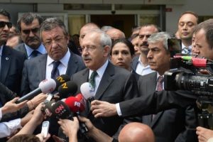 Kılı&ccedil;daroğlu, Haseki'de yaralıları ziyaret etti