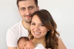Otomobiliyle duvara &ccedil;arpan m&uuml;zik tutkunu B&uuml;şra, &ouml;ld&uuml;