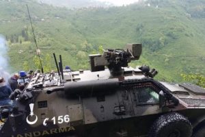 Karadeniz'e sızmaya &ccedil;alışan ter&ouml;ristin vurulma anı kamerada