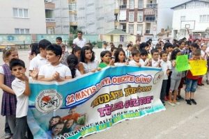 Bursa'da minik &ouml;ğrencilere obezite uyarısı