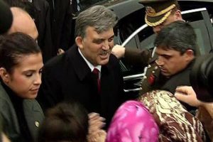 Abdullah G&uuml;l'den eski koruması i&ccedil;in başsağlığı mesajı