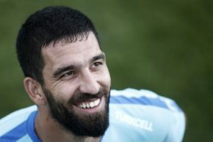 Arda Turan, kampın en pozitif ismi olarak &ouml;ne &ccedil;ıkıyor