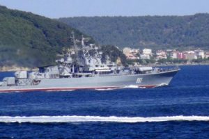 Rus savaş gemileri &Ccedil;anakkale Boğazı'ndan peş peşe ge&ccedil;ti