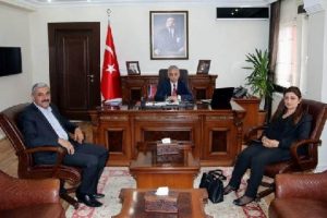Hakkari Belediye Eş Başkanlarından Valiye ziyaret