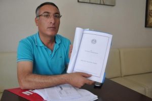 Otomobilini verdiği kardeşi kız ka&ccedil;ırdı, hapse girip polislikten atıldı