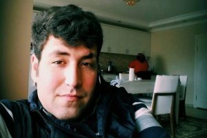 Aracını yıkamak isterken canından oldu