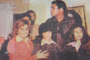 &Ccedil;ocuklarını tedavi ettiren Muhammed Ali i&ccedil;in ağlıyor