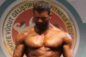 V&uuml;cut geliştirme şampiyonuna şoke eden su&ccedil;lama